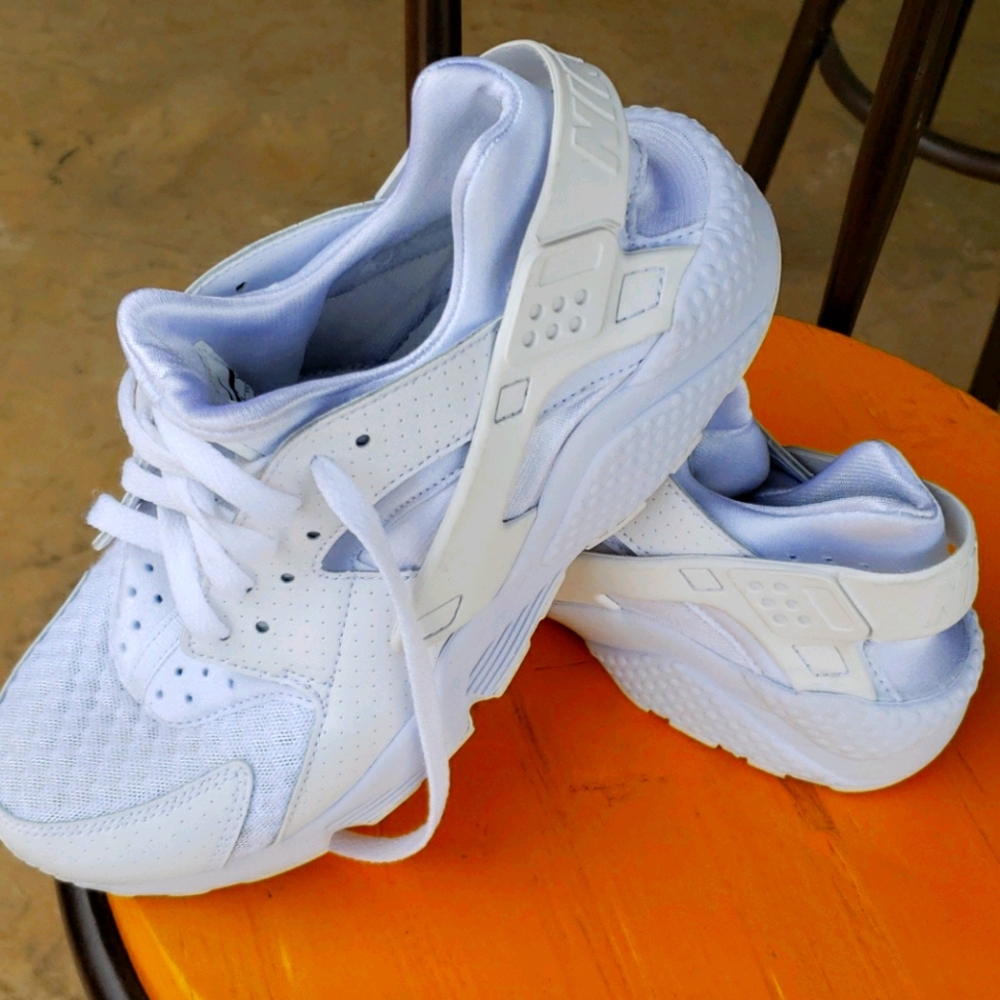 NIKE HURACHE